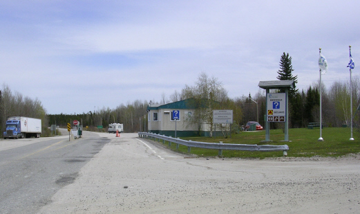 Checkpoint at entry to James Bay Road